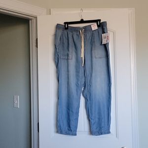 Celebrity pink joggers